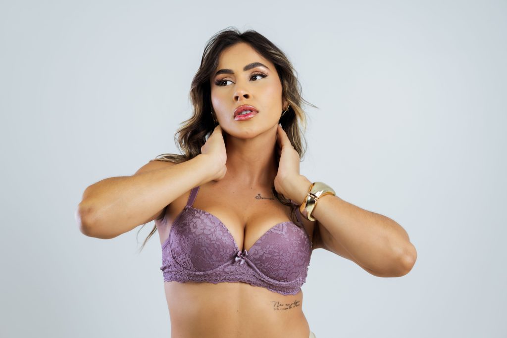 Russian Escorts in Gurgaon | Cowgirl Grinding Until Clit Throbs